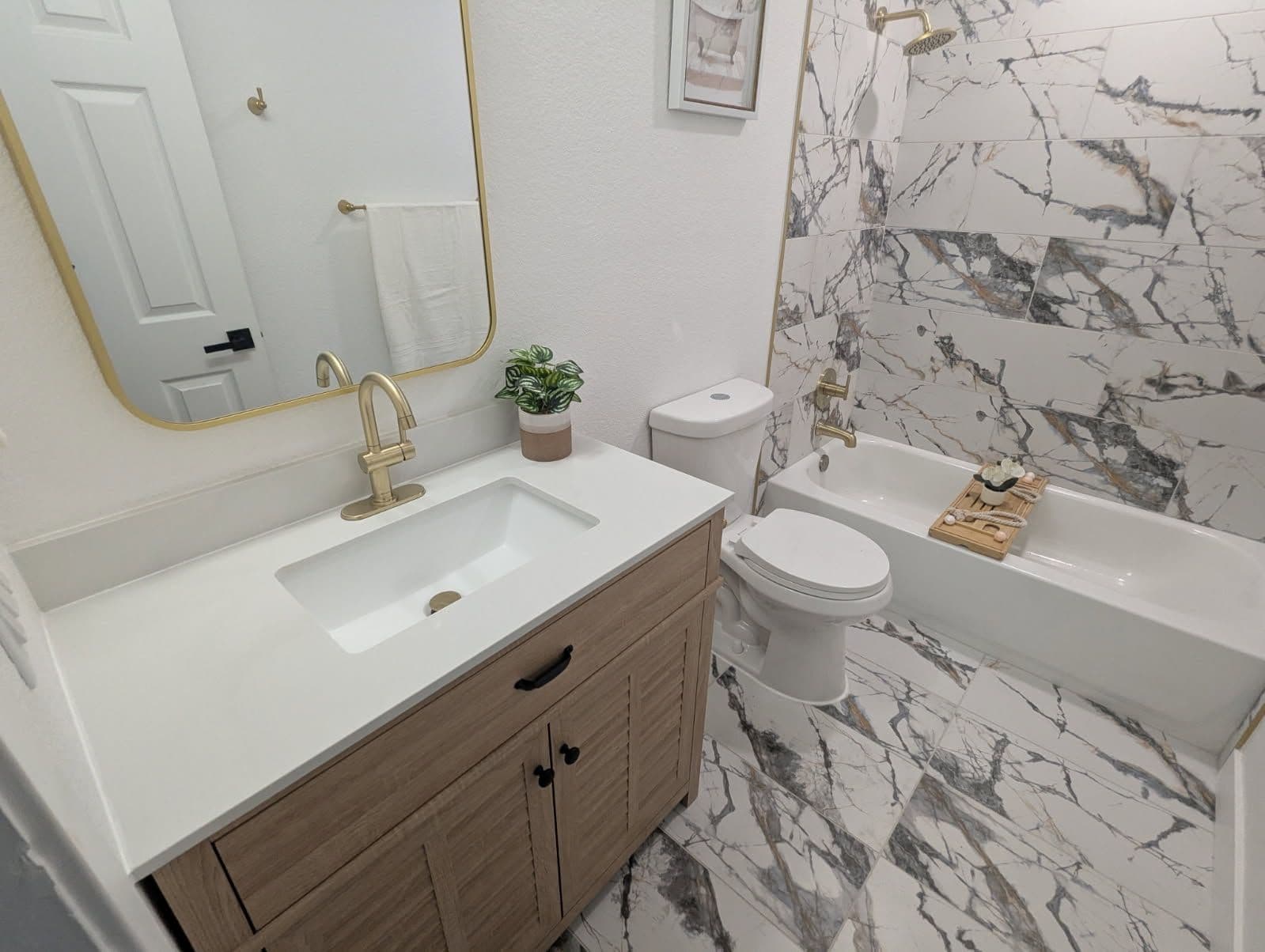 Gallery photos for Remarkable Home Transformation with Happy Home: Image #1