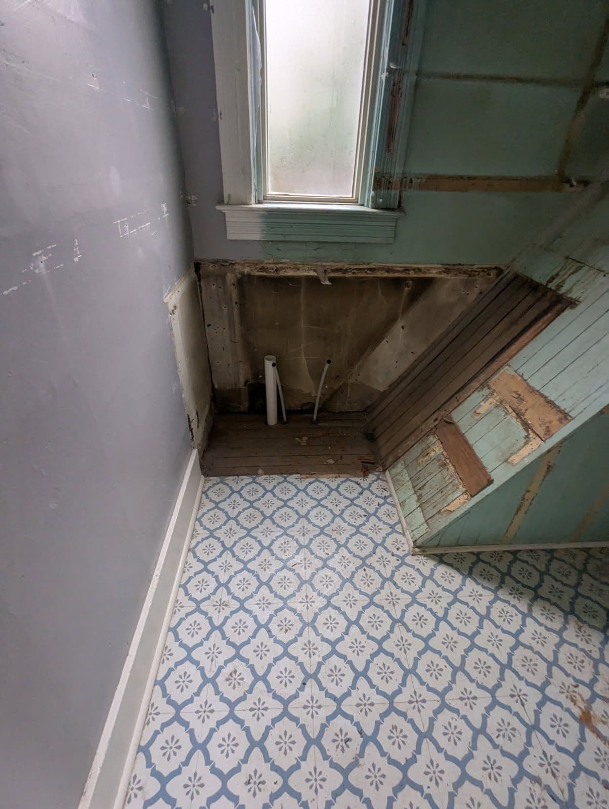Gallery photos for Home Renovation Underway Fresh Powder Bath and Updated Kitchen: Image #1