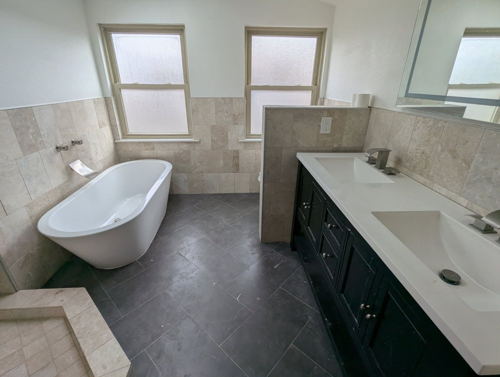 Gallery photos for Elegant Home Makeover with Modern Touches: Image #2
